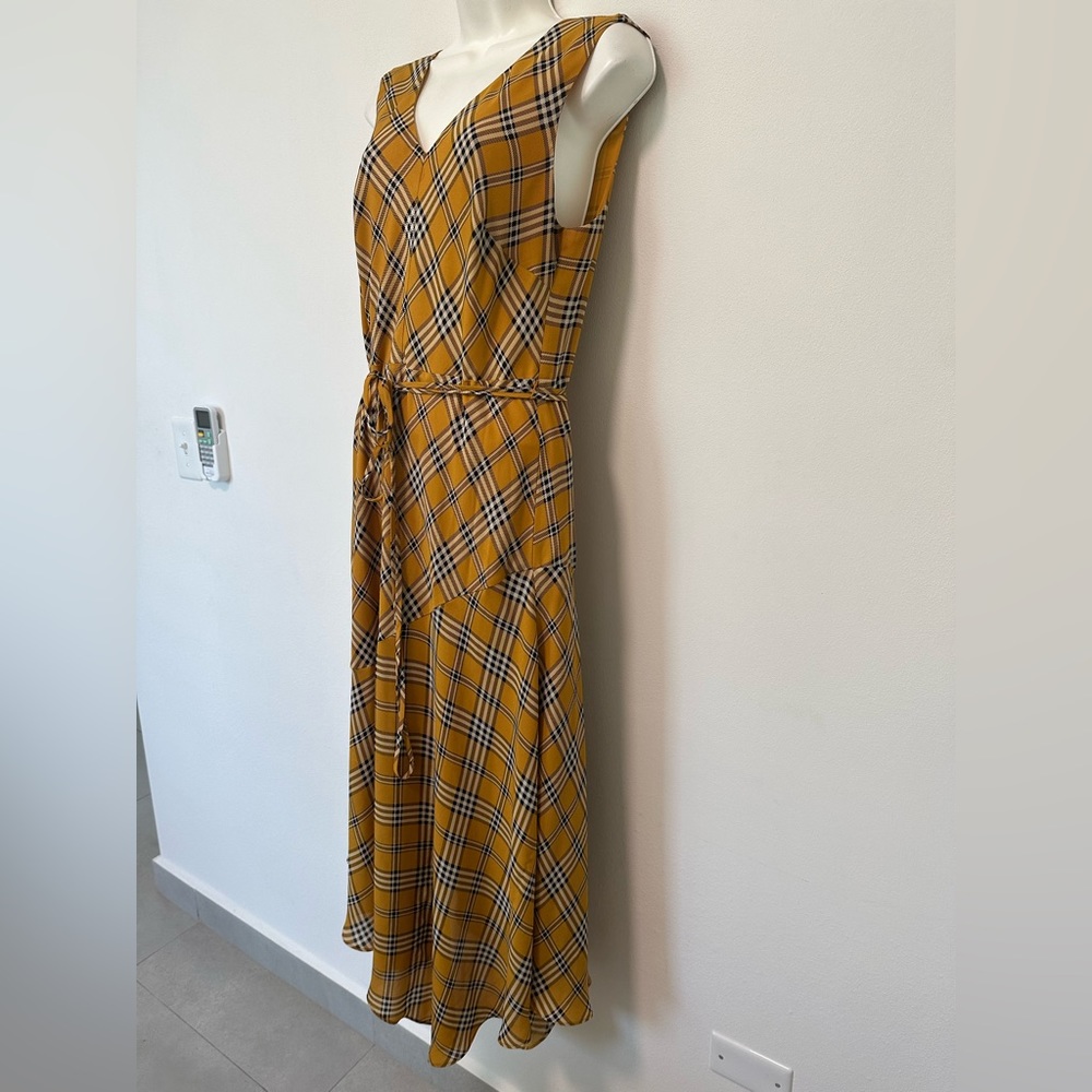 Vince Camuto - Women's Sleeveless V-Neck Highland Plaid Belted Dress (Size 10) - Picture 4 of 9